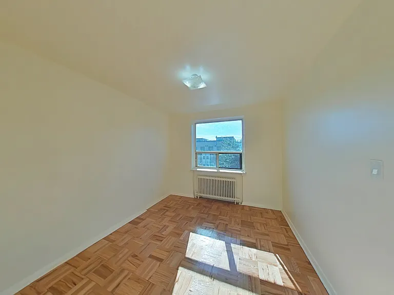 1637 Victoria Park Ave #403 — Photo 10