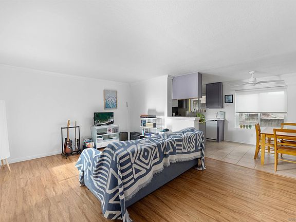 5th image of 5949 Mildred St APT 2