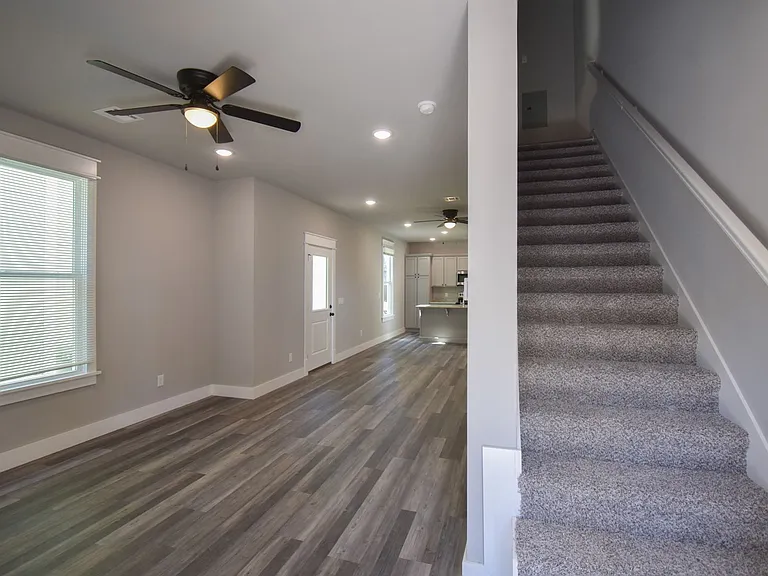 772 S Locust Ave — Photo 15