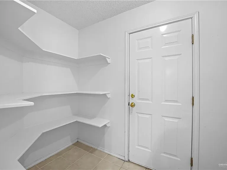 209 San Ignacio Ave — Photo 16