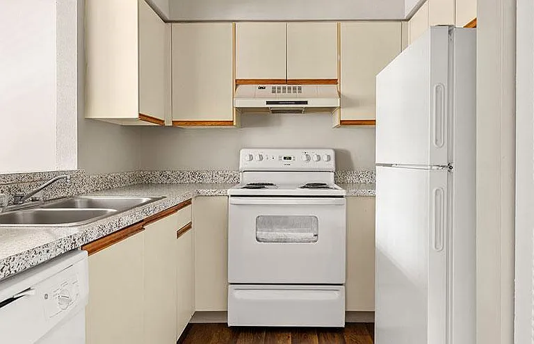 Gulfshore Apartment Homes — Photo 2