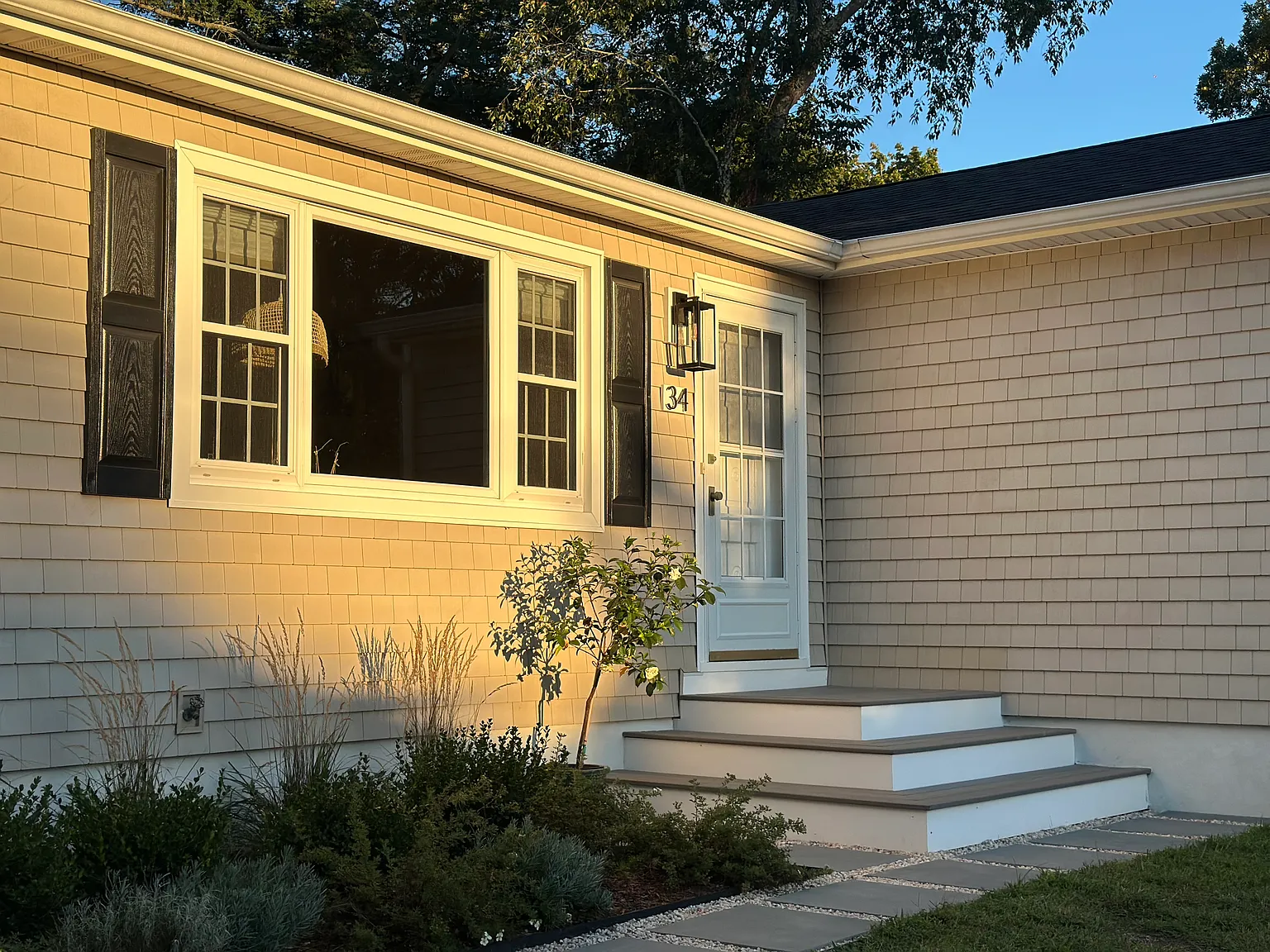 Charming Furnished Sag Harbor Cottage — Photo 3