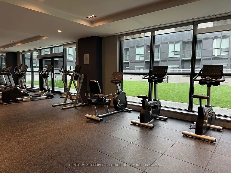 430 Square One Dr #Penthouse 05-05 — Photo 35