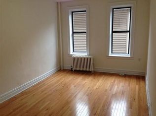 4136 73rd St, Flushing, NY 11377