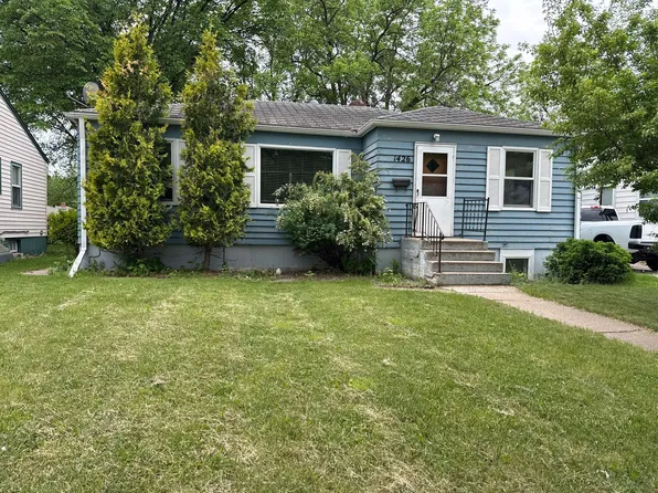 1426 11th St N, Fargo, ND 58102