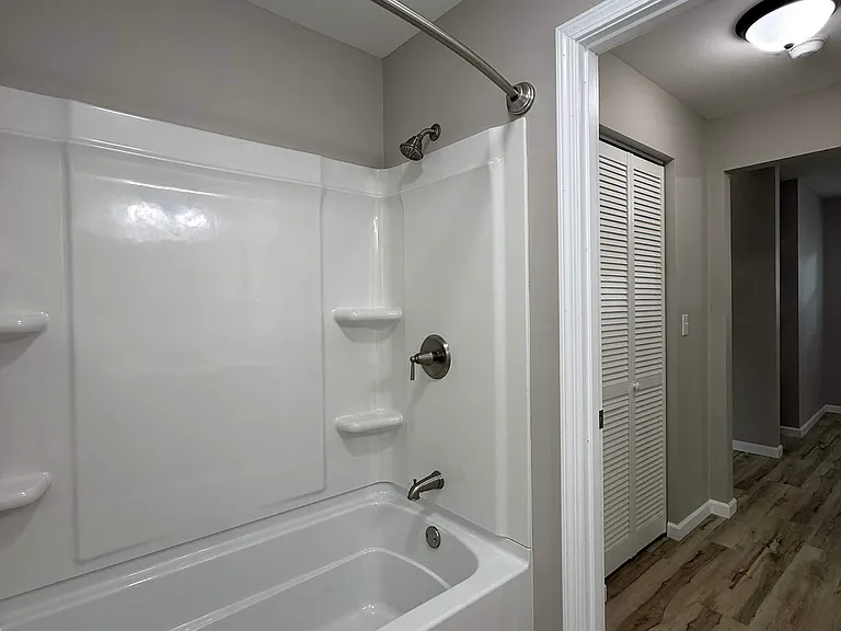 305 N Park Ave — Photo 6