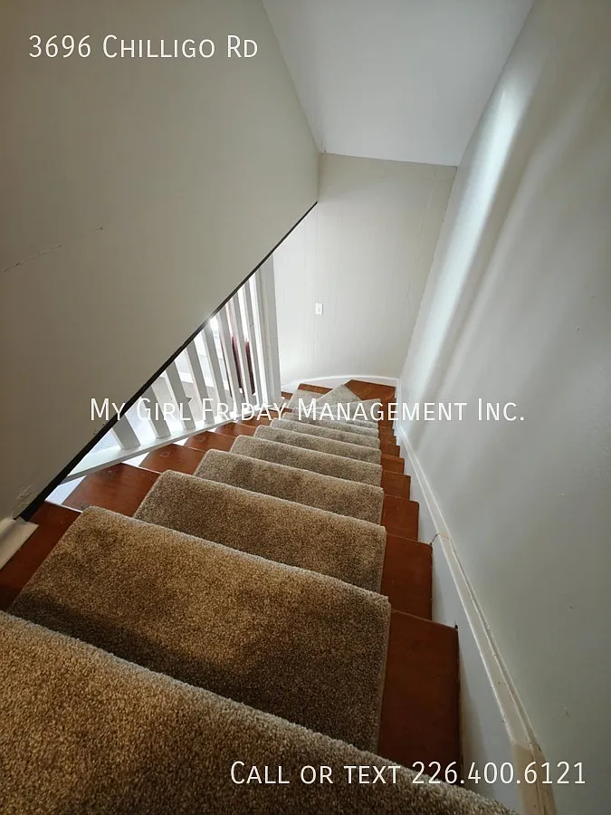 Beautifully Renovated 18 Century Farmhouse! — Photo 4