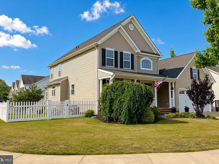 23687 Coventry Dr — Photo 56