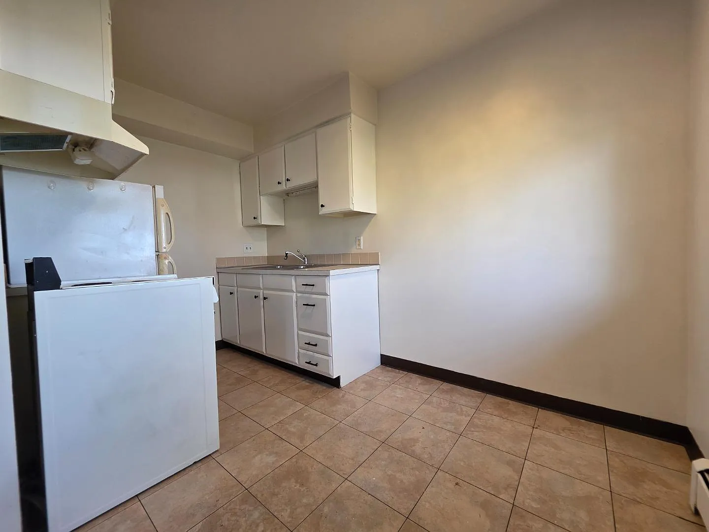 2615 Ellet Ave - 2615 Apt 9 — Photo 3