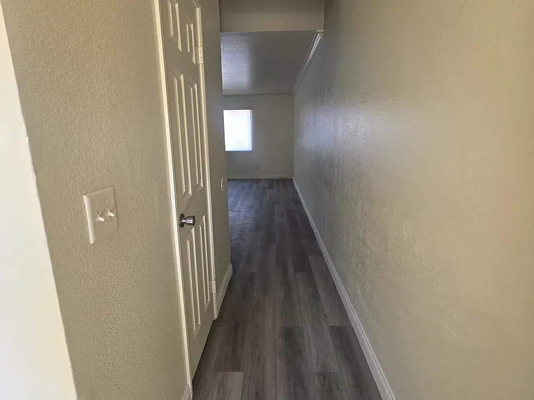 1420 E Date St — Photo 2