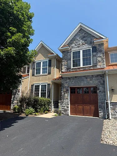 134 Carriage Ct Photo 1