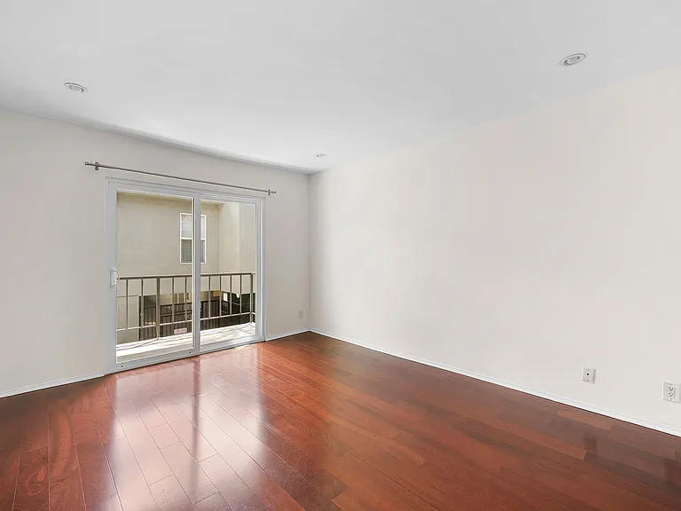 15344 Weddington St #202 — Photo 15