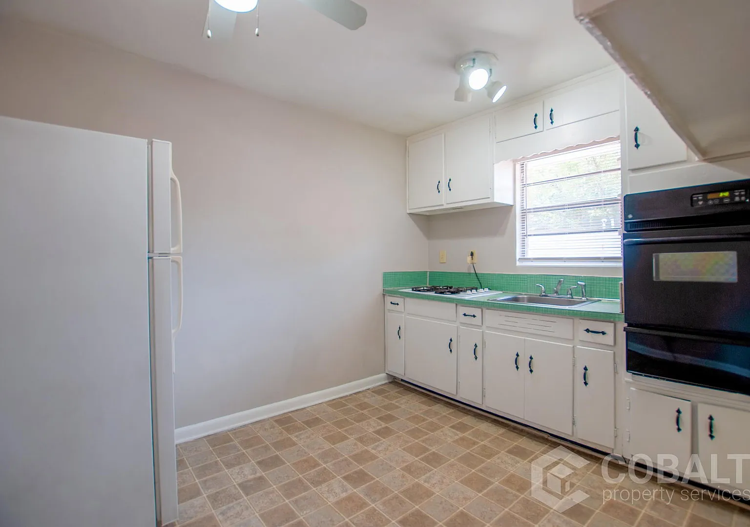 1 bed, 1.0 bath, 700 sqft, $1,195 — Photo 2