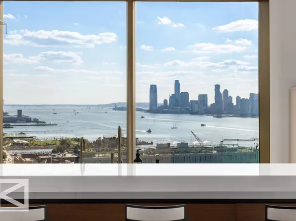 551 West 21st Street image 11 of 31