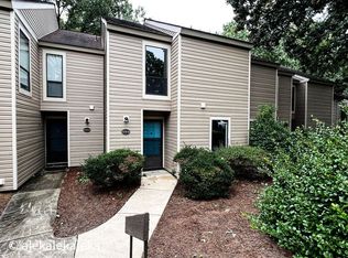 219 Village Ln UNIT D, Greensboro, NC 27409