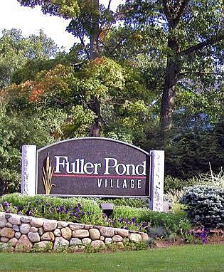 Entrance to Fuller Pond