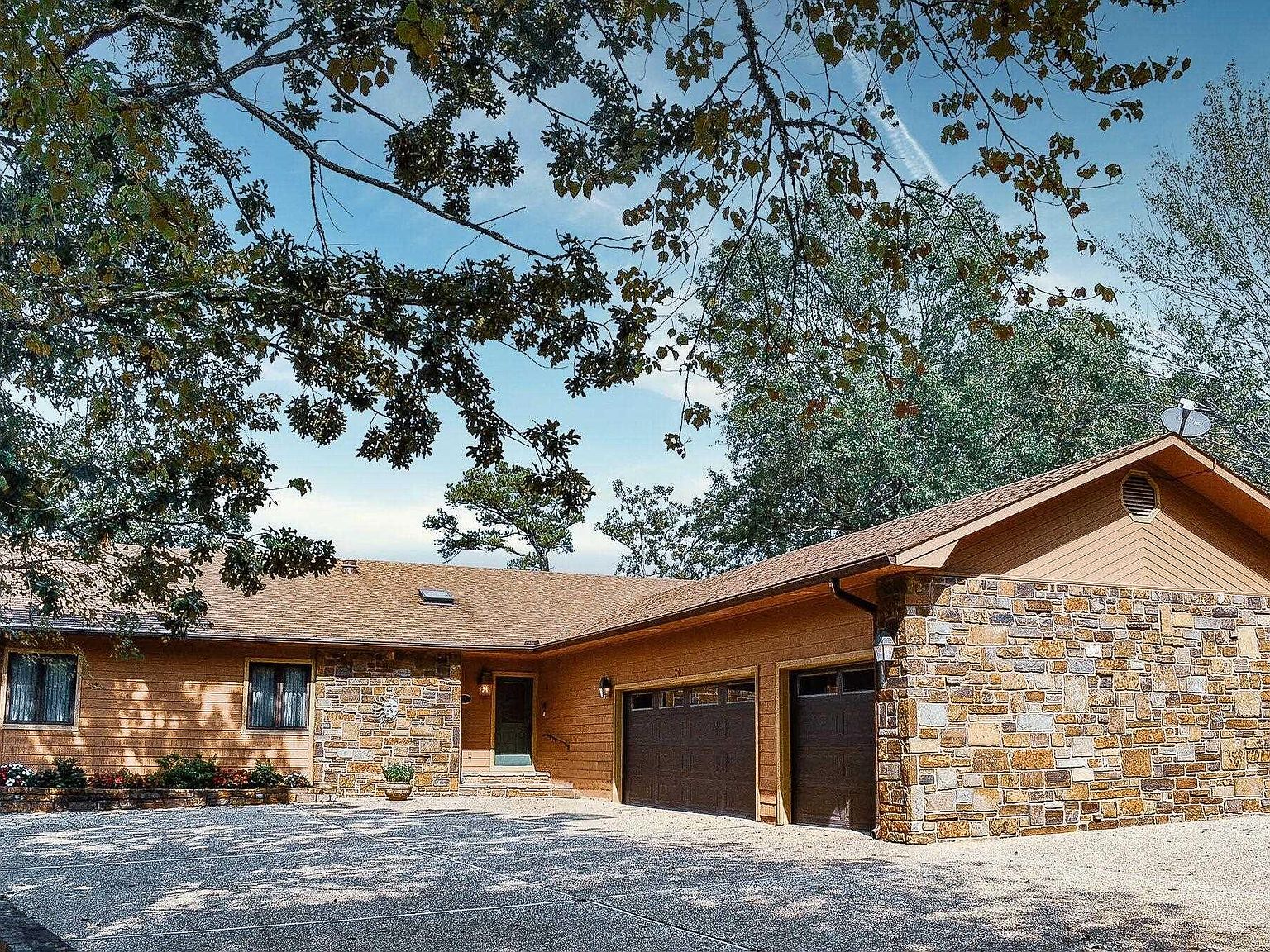24 Cresta Way