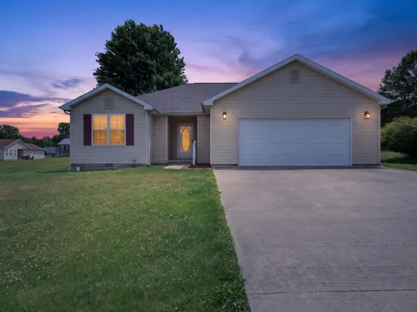 302 Hampshire Dr, Logansport, IN 46947