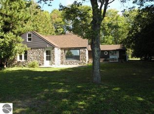 8915 Deadstream Rd, Honor, MI 49640