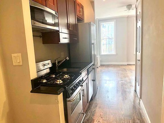 4th image of 20 7th Ave S #3A