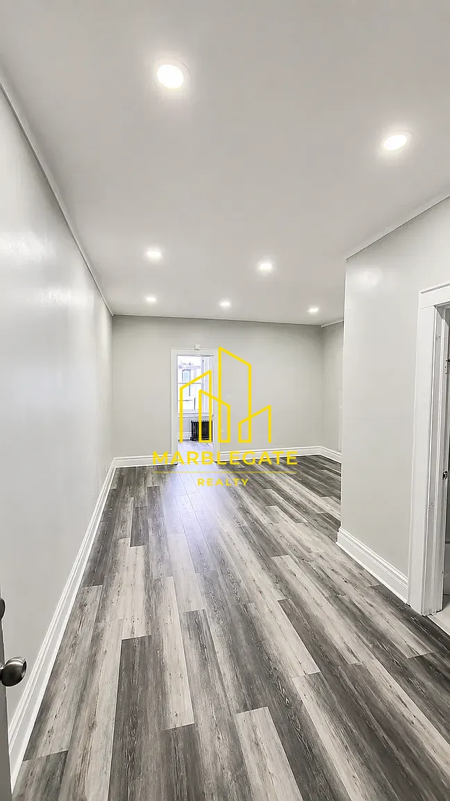 3 bed, 1050 sqft, $2,100 — Photo 3