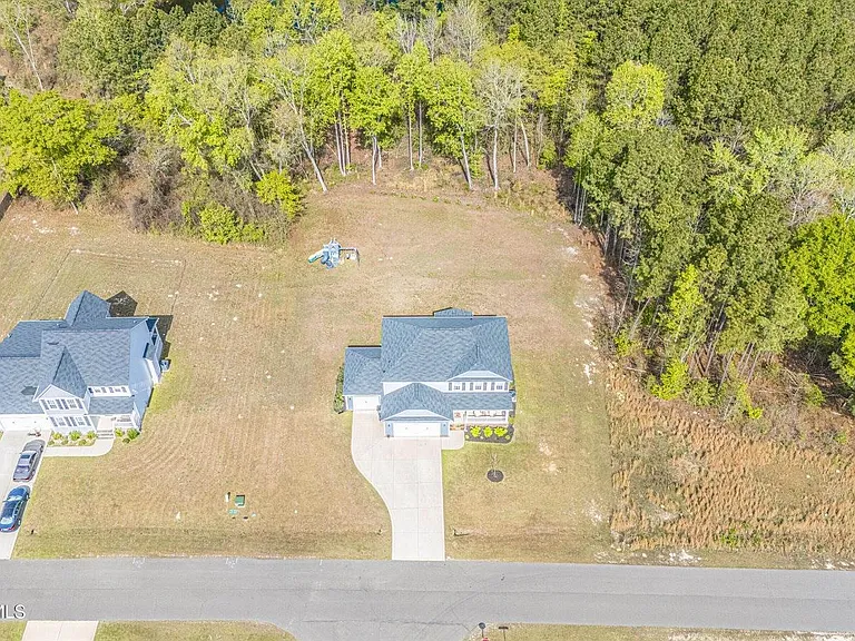 104 Sierra Dr — Photo 2