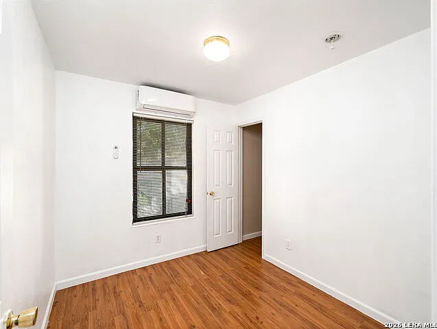 508 Randall Ave — Photo 12
