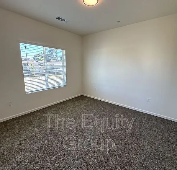 725 S Pinkham #102 — Photo 14