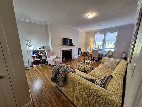 3rd image of 16 Chauncy St APT 27