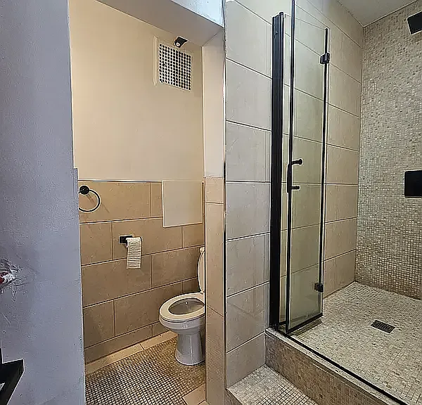214 W 30th St #6 — Photo 8