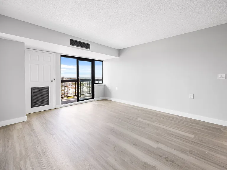 Atlantic Apartments — Photo 31