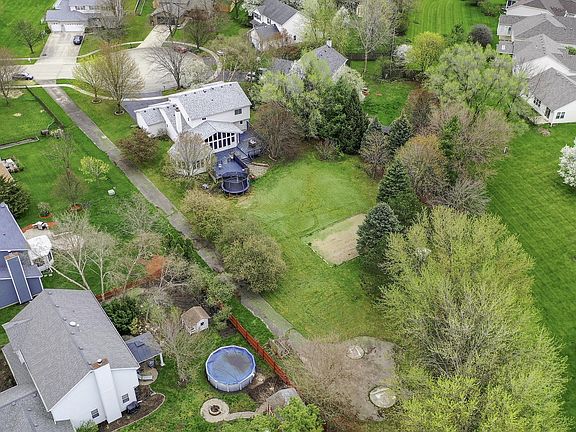 3rd image of 203 Coyote Ct