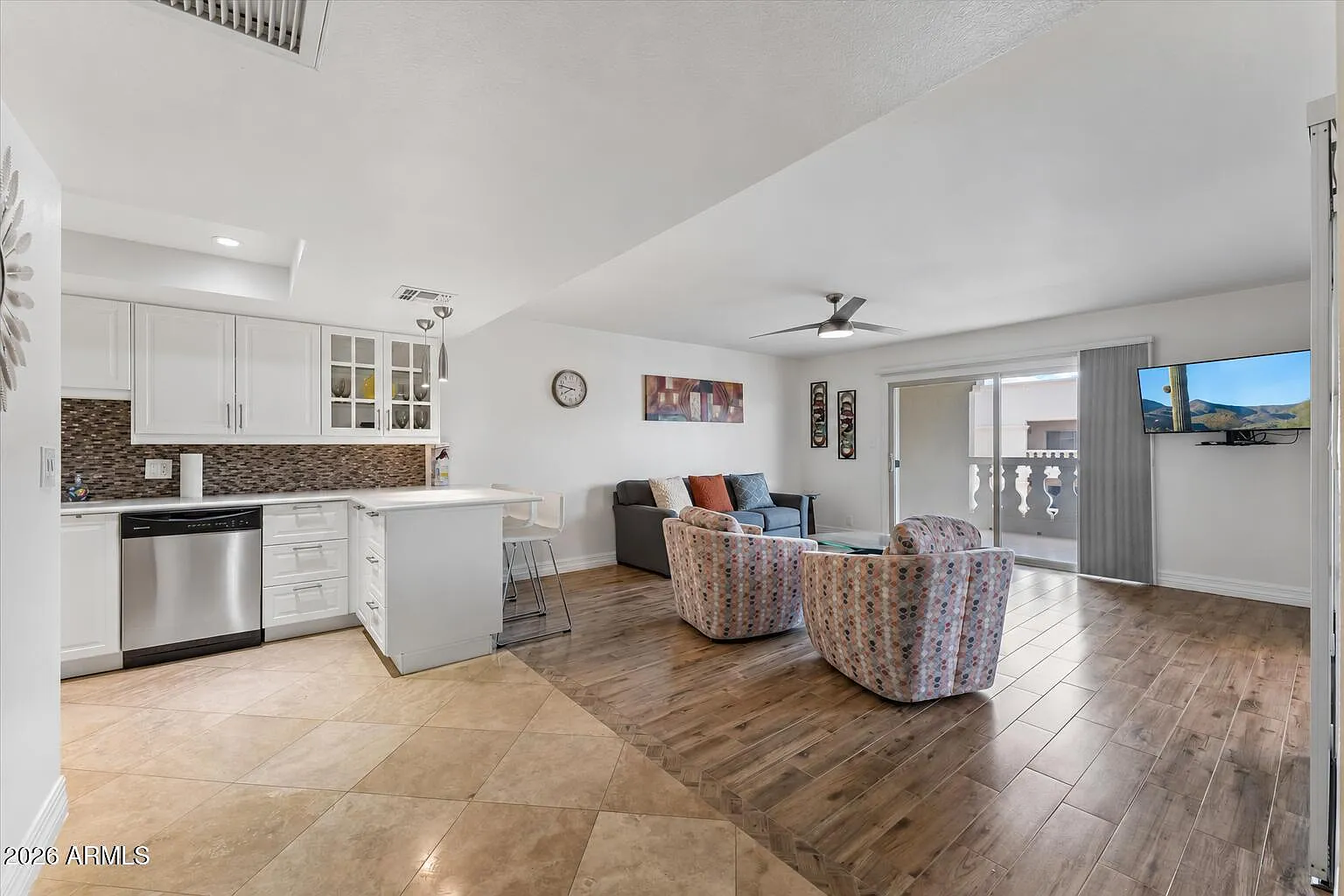 2 bed, 2.0 bath, 1200 sqft, $1,900 — Photo 3