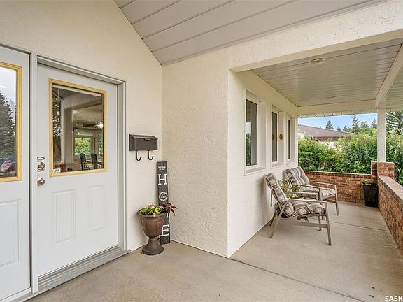 2nd image of 706 13th Ave