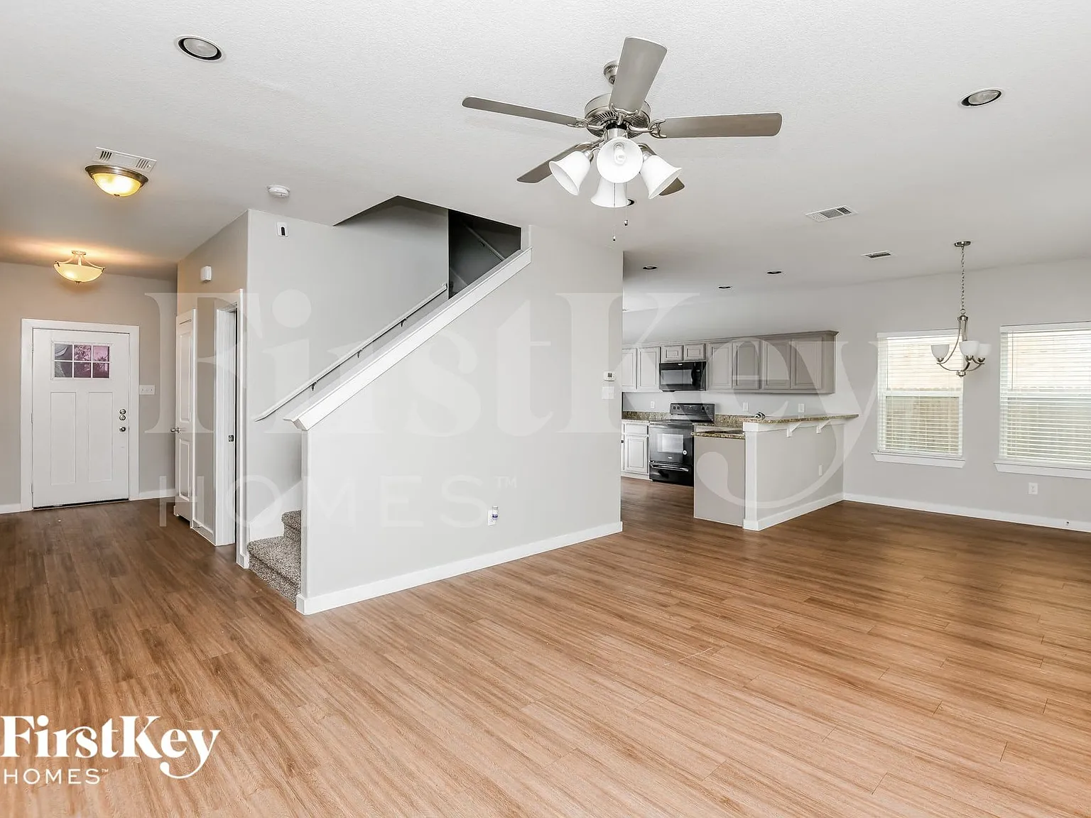 4 bed, 2.5 bath, 1996 sqft, $2,080 — Photo 4