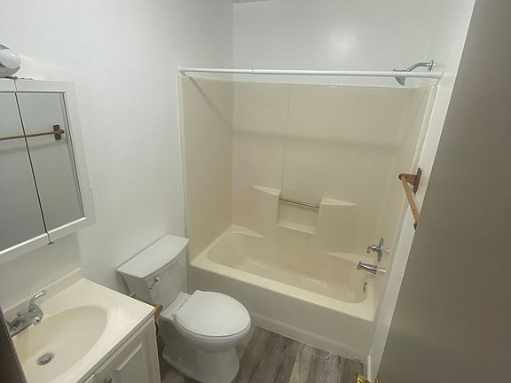 4th image of 3600 Newport Ave