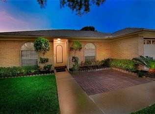 5903 Chrystell Ln, Houston, TX 77092