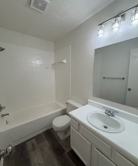 Main bathroom - upstairs