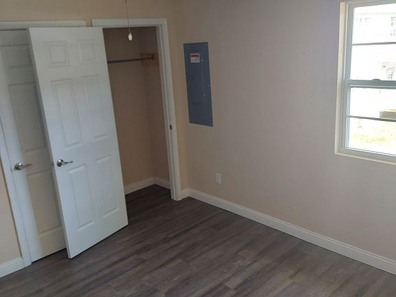 4th image of 50 Westwood Dr #11277034