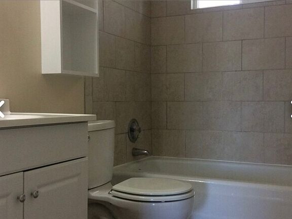 3rd image of 601 W Poplar St APT 2