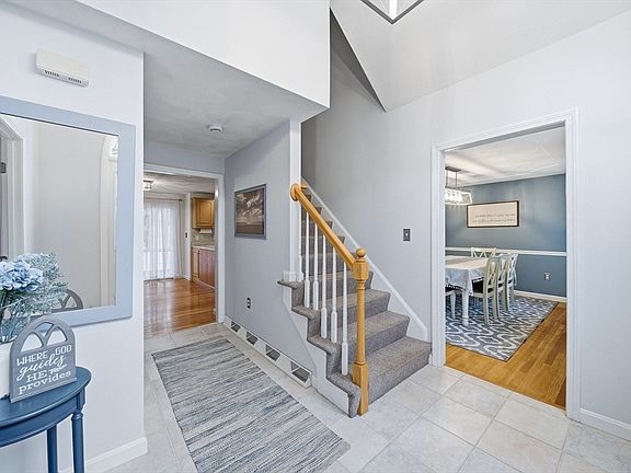 3rd image of 35 Buena Vista Dr