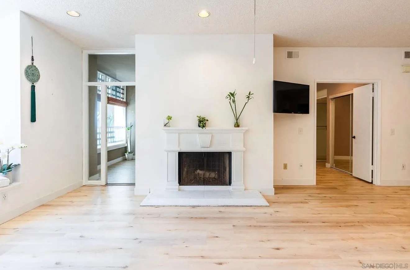 1 bed, 917 sqft, $3,500 — Photo 3