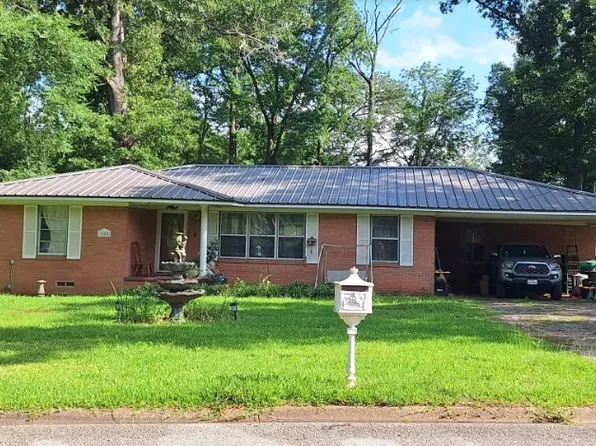 1508 E Lantrip St, Kilgore, TX 75662