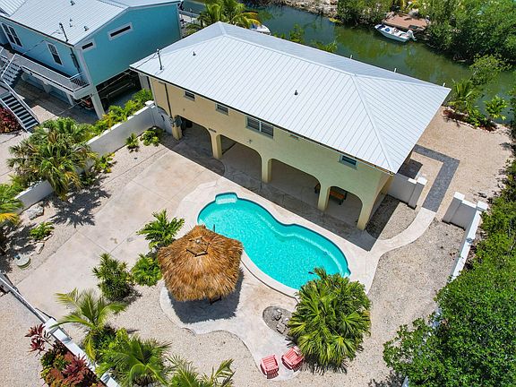 2nd image of 17226 Jamaica Ln