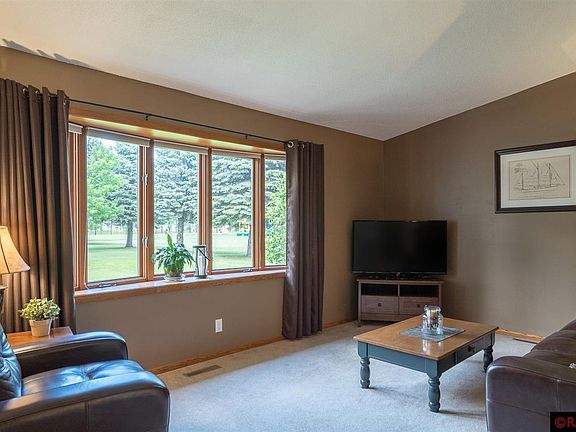 5th image of 105 Linda Ct