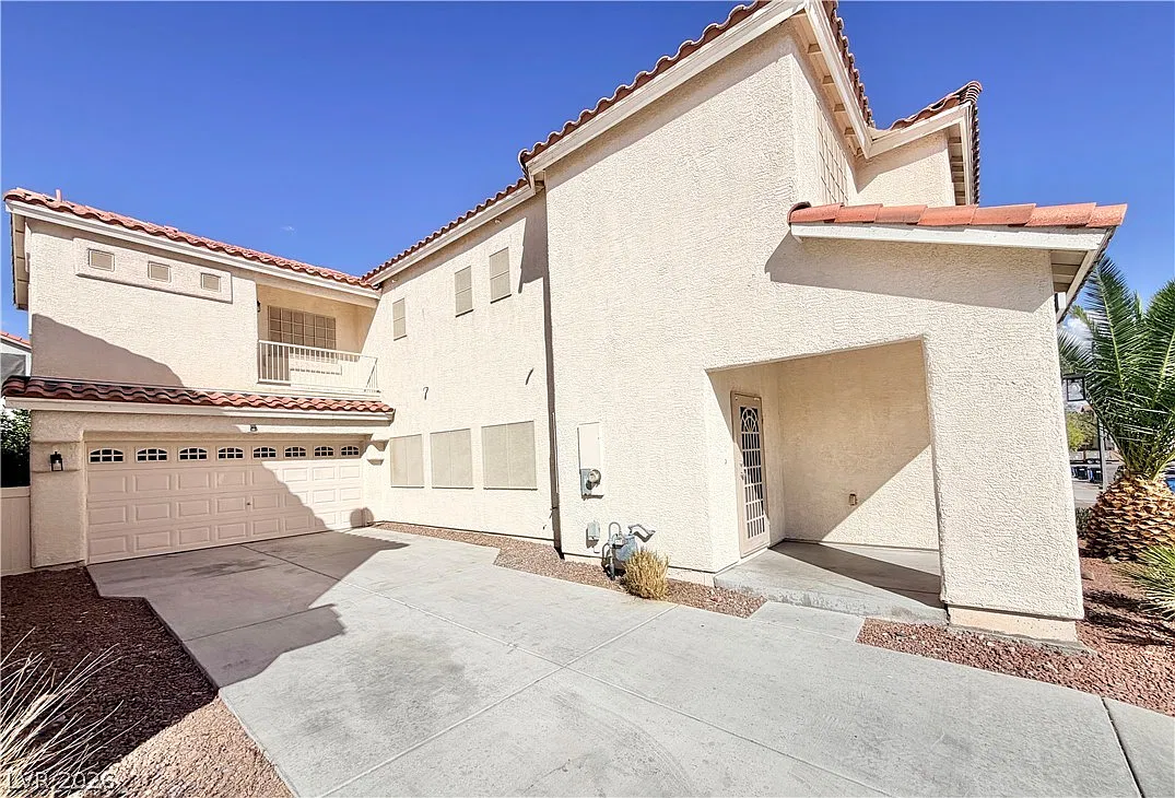 5 bed, 3.0 bath, 2419 sqft, $2,550 — Photo 4