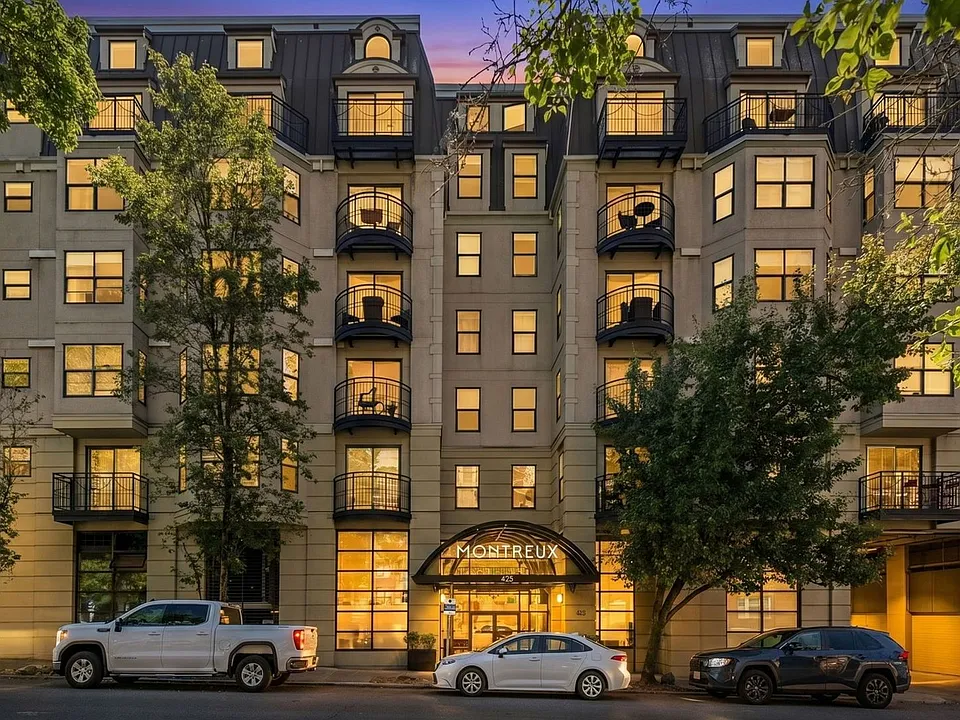 425 Vine St #706