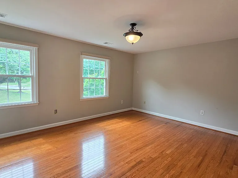 8201 Hensley Ct — Photo 18