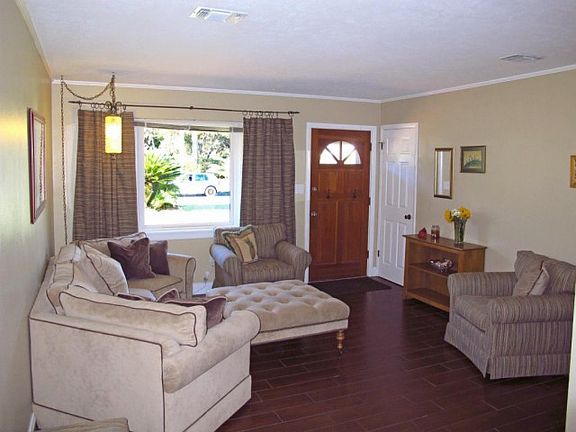 5th image of 131 Fulmar Cir NE