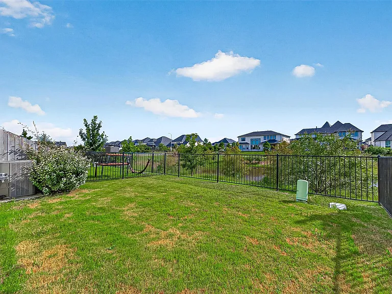 5558 Amber Brook Ln — Photo 41